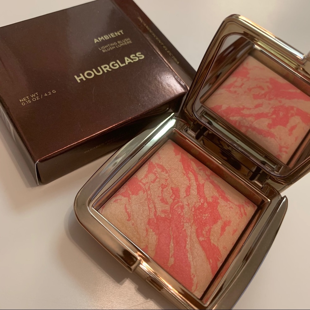 Hourglass Ambient Lighting Blush